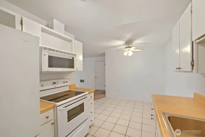 Property photo for 6110 24th Avenue Nw #203, Seattle photo 7