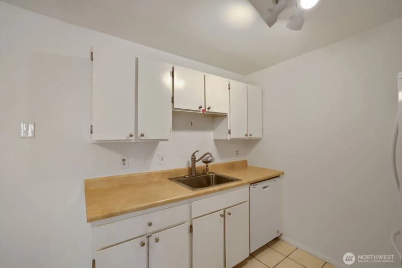 Property photo for 6110 24th Avenue Nw #203, Seattle photo 9