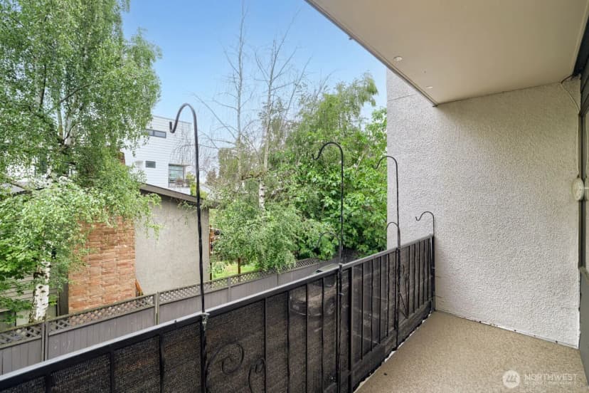 Property photo for 6110 24th Avenue Nw #203, Seattle photo 15