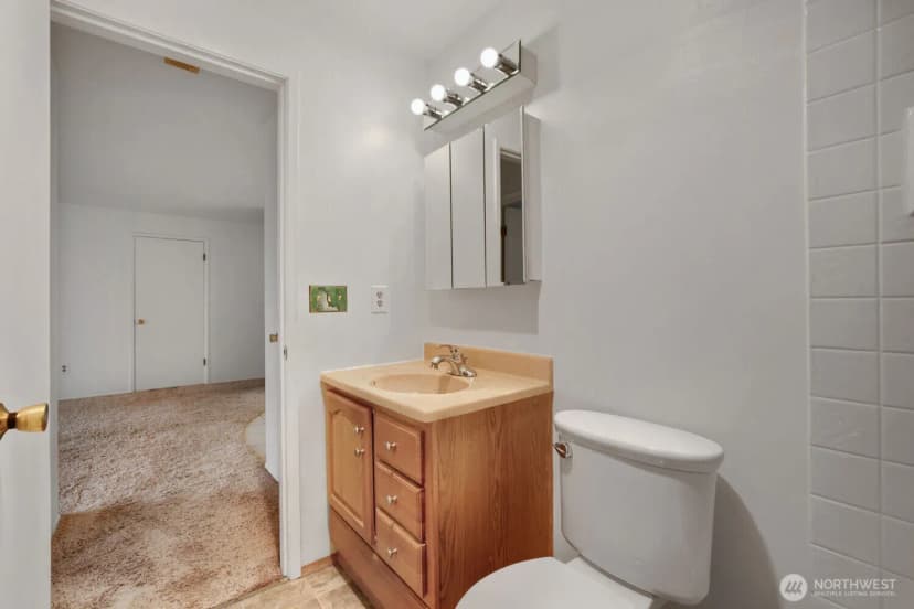 Property photo for 6110 24th Avenue Nw #203, Seattle photo 11