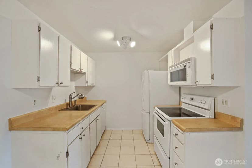 Property photo for 6110 24th Avenue Nw #203, Seattle photo 8