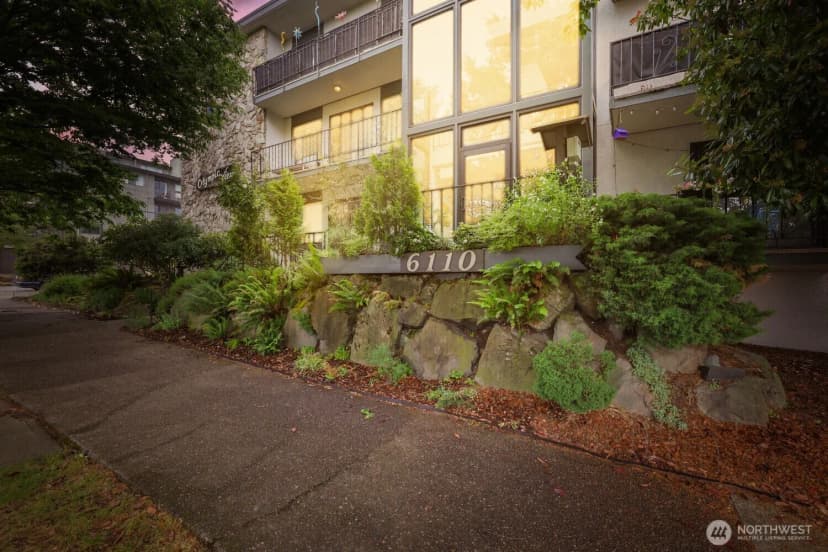 Property photo for 6110 24th Avenue Nw #203, Seattle photo 16