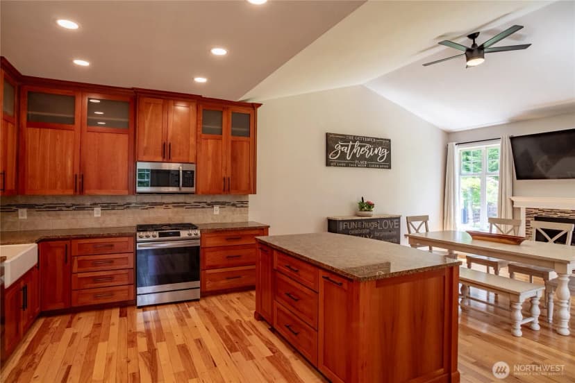 Property photo for 1405 175th Avenue Ne, Snohomish photo 8