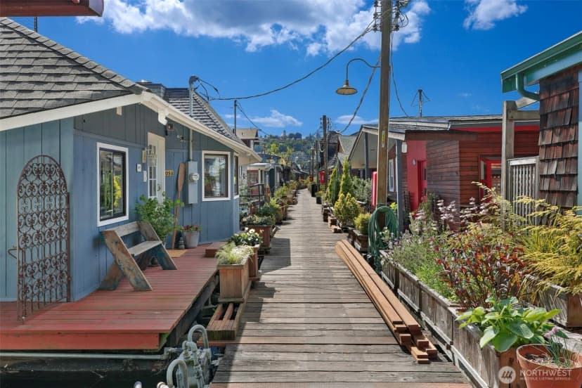 Property photo for 2019 Fairview Avenue E #b, Seattle photo 9