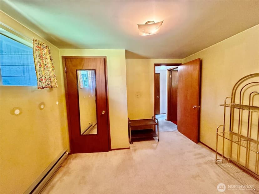 Property photo for 2538 Ne 107th Street, Seattle photo 4