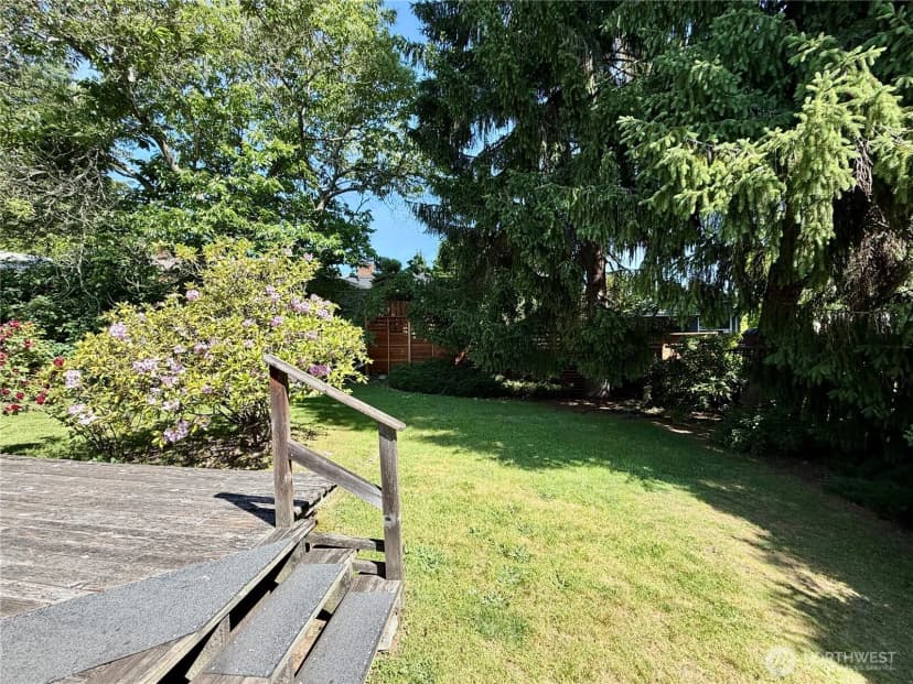 Property photo for 2538 Ne 107th Street, Seattle photo 16