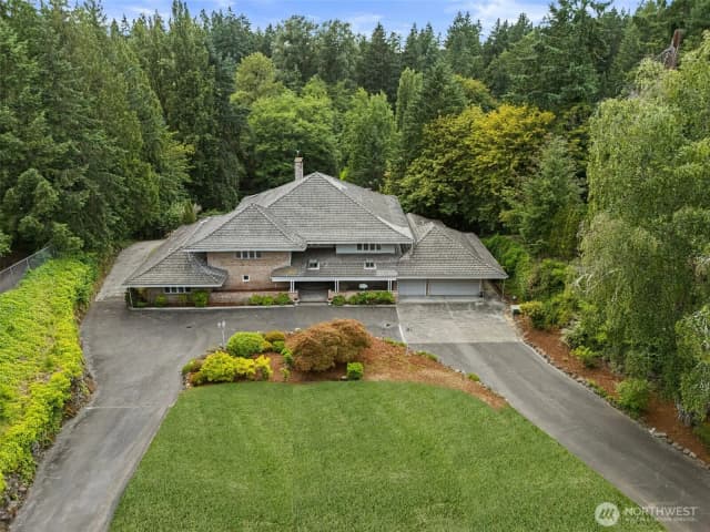 Property photo for 6718 76th Street W, Lakewood photo 3