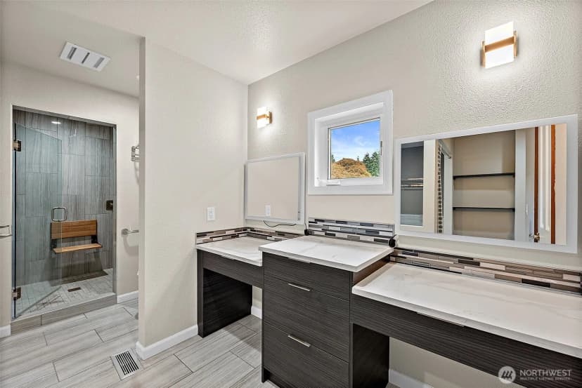 Property photo for 6718 76th Street W, Lakewood photo 24