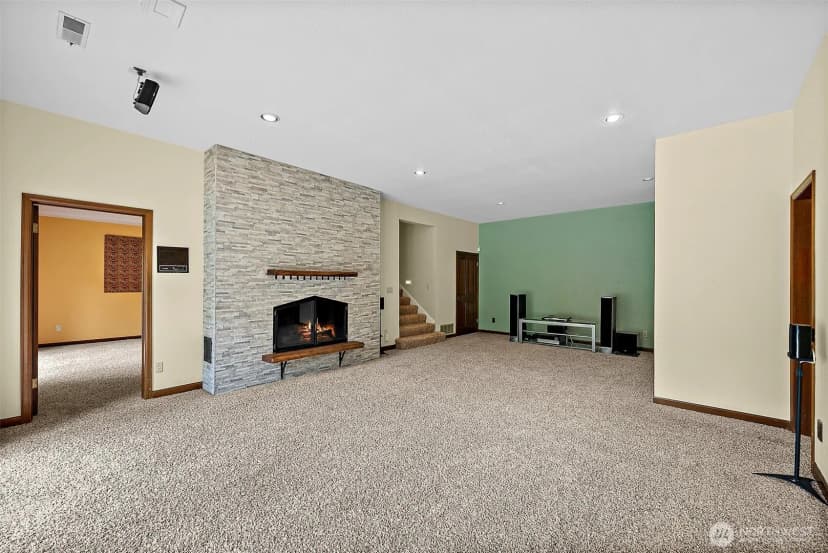 Property photo for 6718 76th Street W, Lakewood photo 36