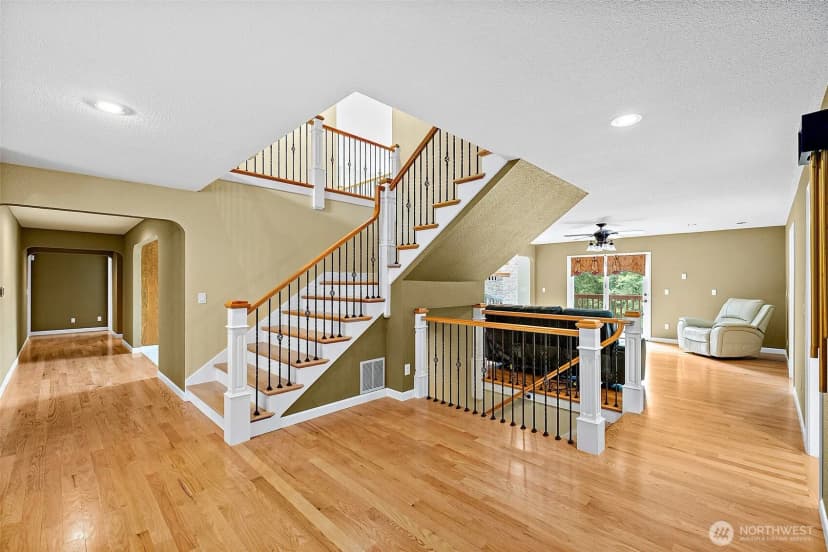 Property photo for 6718 76th Street W, Lakewood photo 11