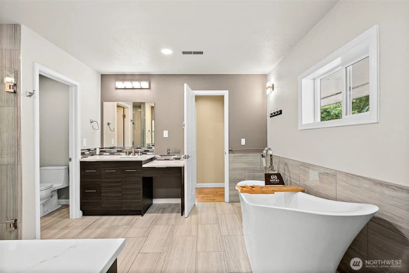 Property photo for 6718 76th Street W, Lakewood photo 30