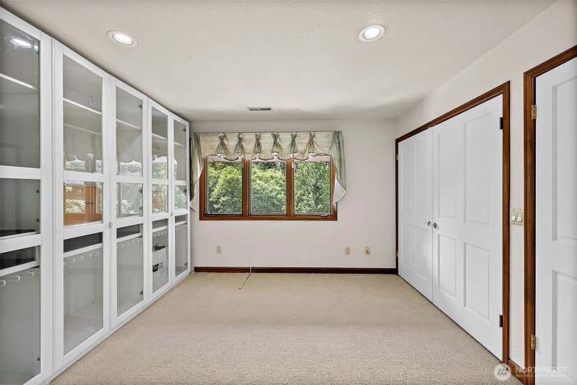 Property photo for 6718 76th Street W, Lakewood photo 32