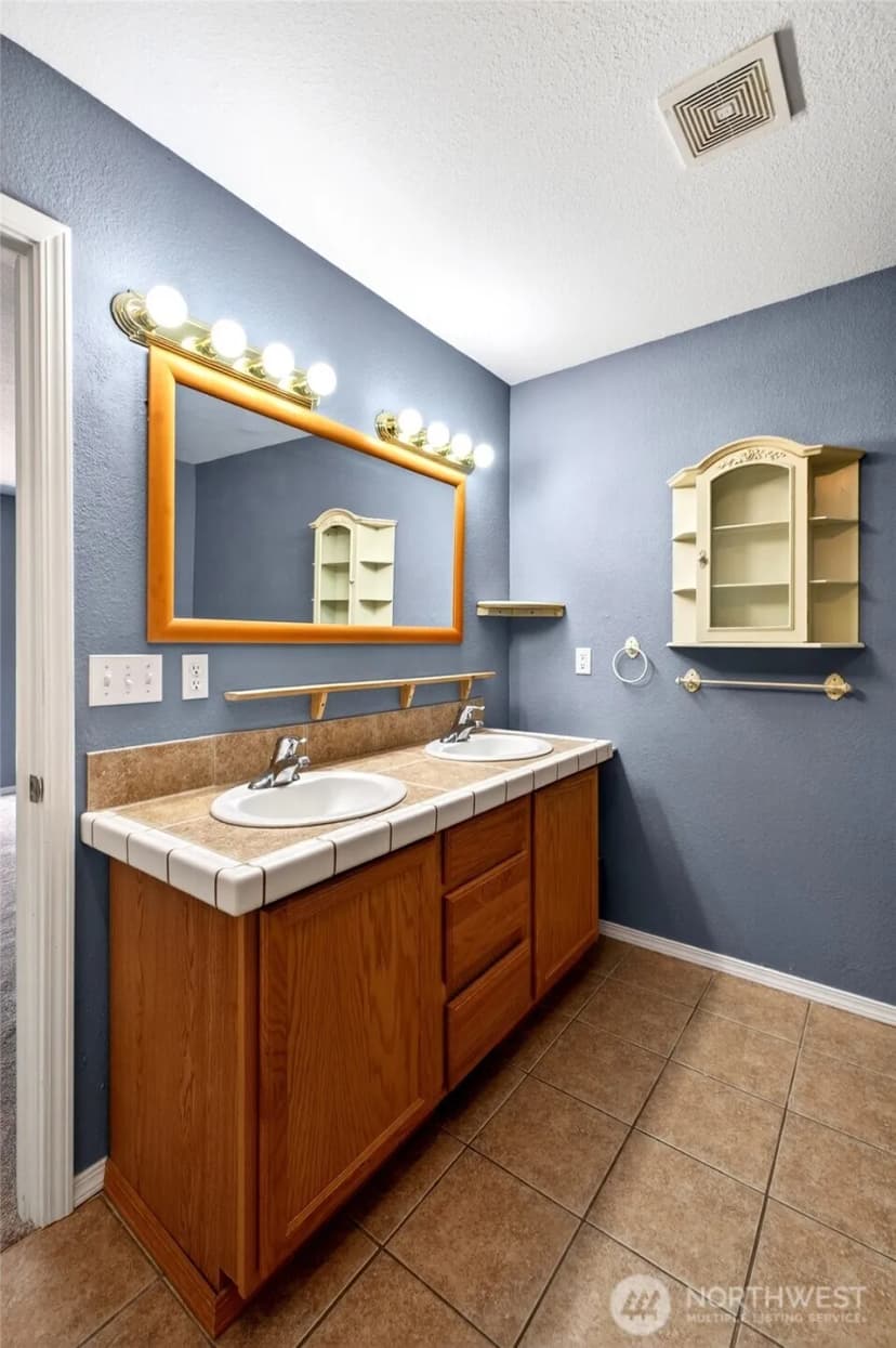 Property photo for 17939 Upland Drive Se, Yelm photo 11