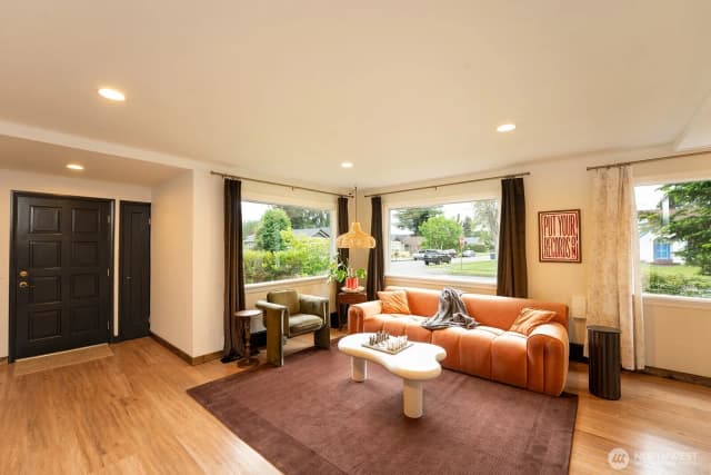 Property photo for 301 S Dunham Avenue, Arlington photo 4