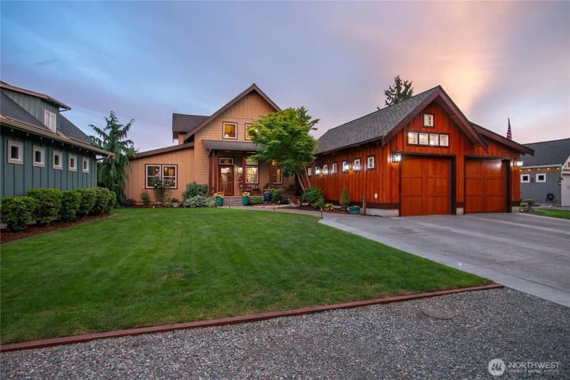 Property photo for 213 Rosemary Way, Lynden photo 2