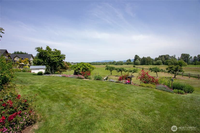 Property photo for 213 Rosemary Way, Lynden photo 34