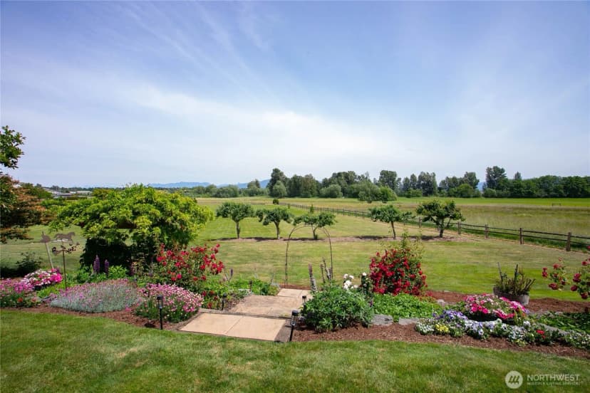 Property photo for 213 Rosemary Way, Lynden photo 33