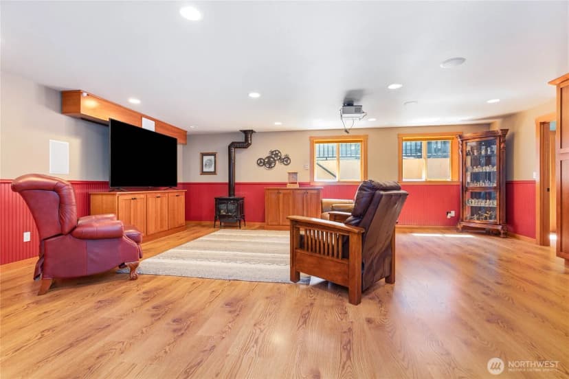 Property photo for 213 Rosemary Way, Lynden photo 21