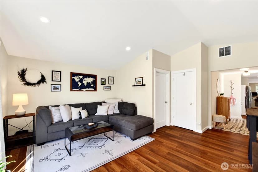 Property photo for 1604 W Pioneer Avenue, Puyallup photo 22