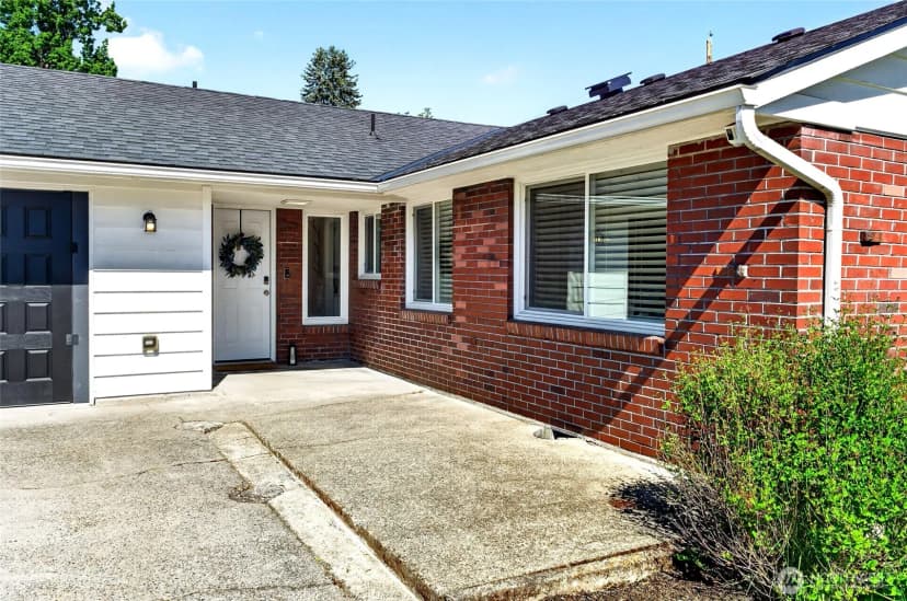 Property photo for 1604 W Pioneer Avenue, Puyallup photo 32