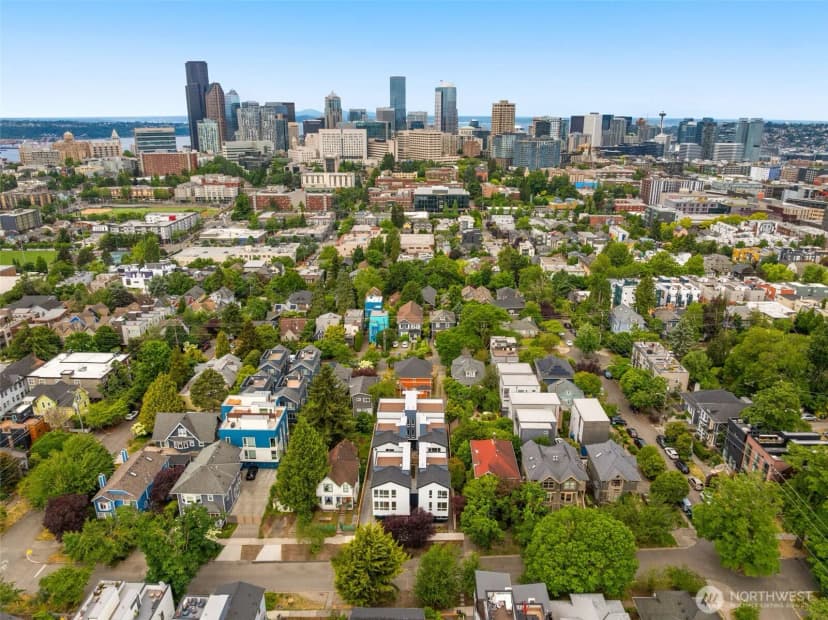 Property photo for 823 B 17th Avenue, Seattle photo 30