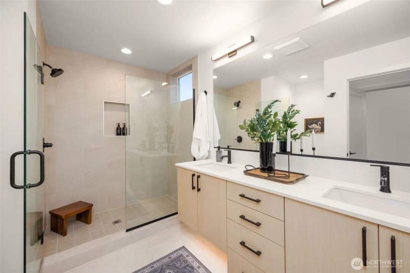 Property photo for 823 B 17th Avenue, Seattle photo 20