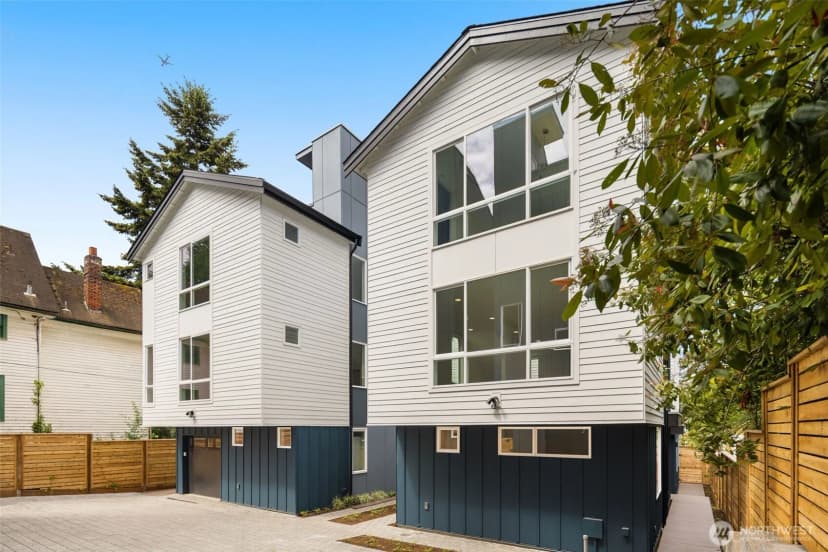 Property photo for 823 B 17th Avenue, Seattle photo 28