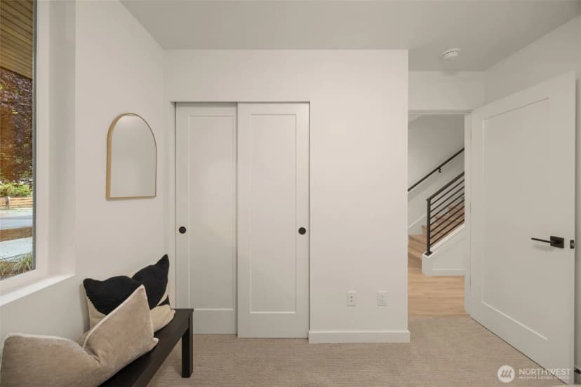 Property photo for 823 B 17th Avenue, Seattle photo 16