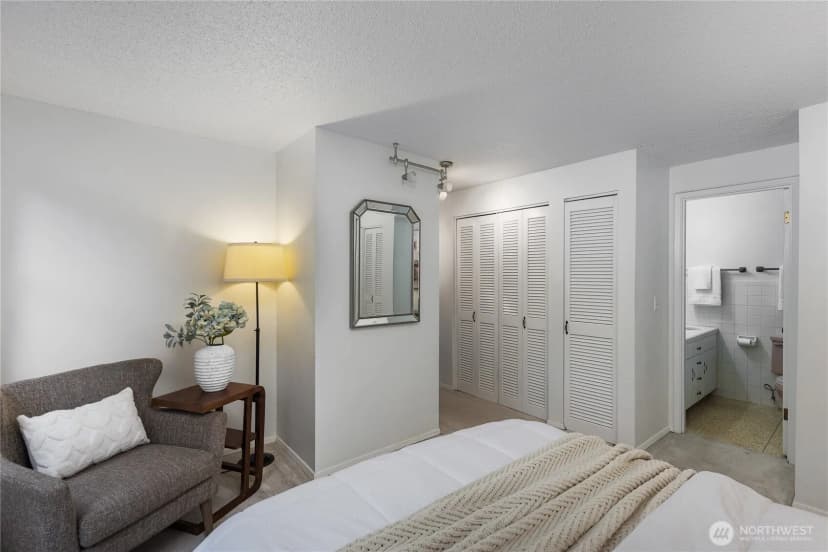 Property photo for 16521 Ne 1st Place, Bellevue photo 24