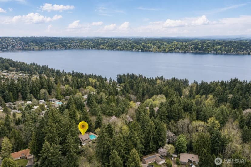 Property photo for 16521 Ne 1st Place, Bellevue photo 4