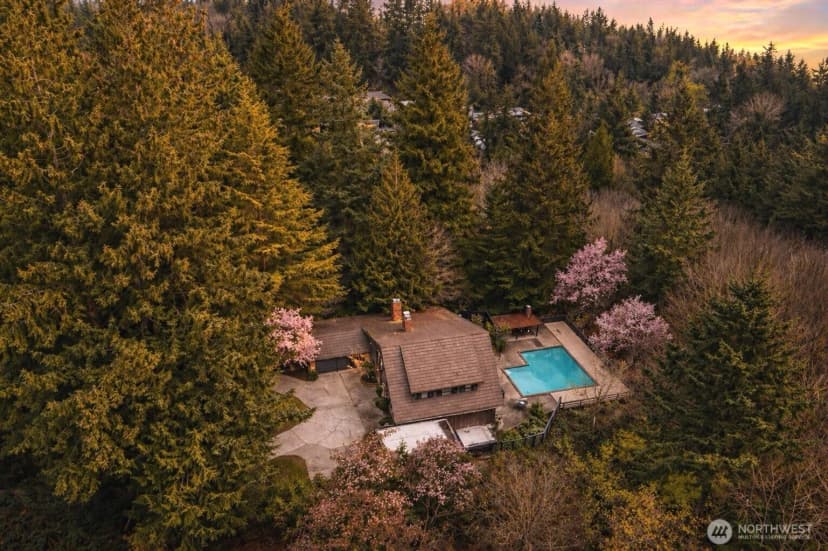 Property photo for 16521 Ne 1st Place, Bellevue