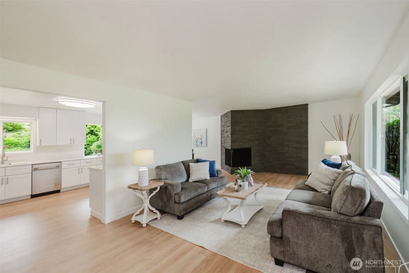 Property photo for 3828 Harbel Drive Ne, Bremerton photo 2