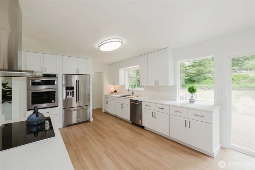 Property photo for 3828 Harbel Drive Ne, Bremerton photo 6