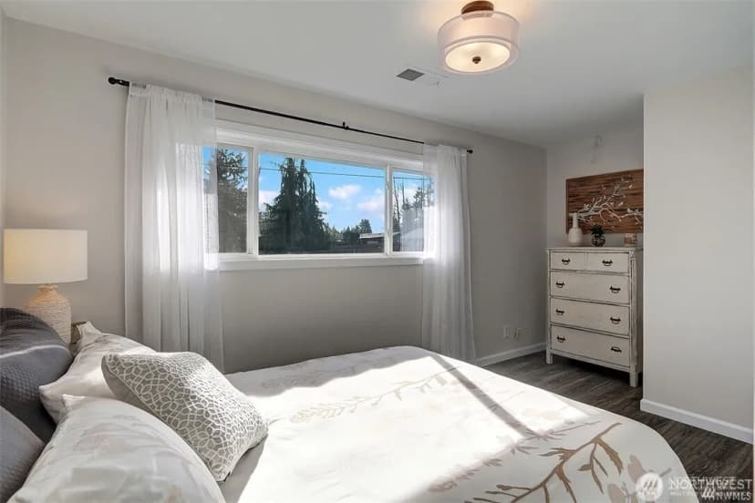 Property photo for 3708 Ne 22nd Street, Renton photo 16