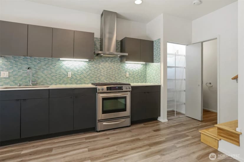 Property photo for 2651 22nd Avenue W #a, Seattle photo 10