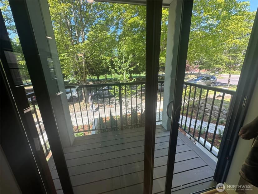Property photo for 228 21st Avenue E, Seattle photo 6