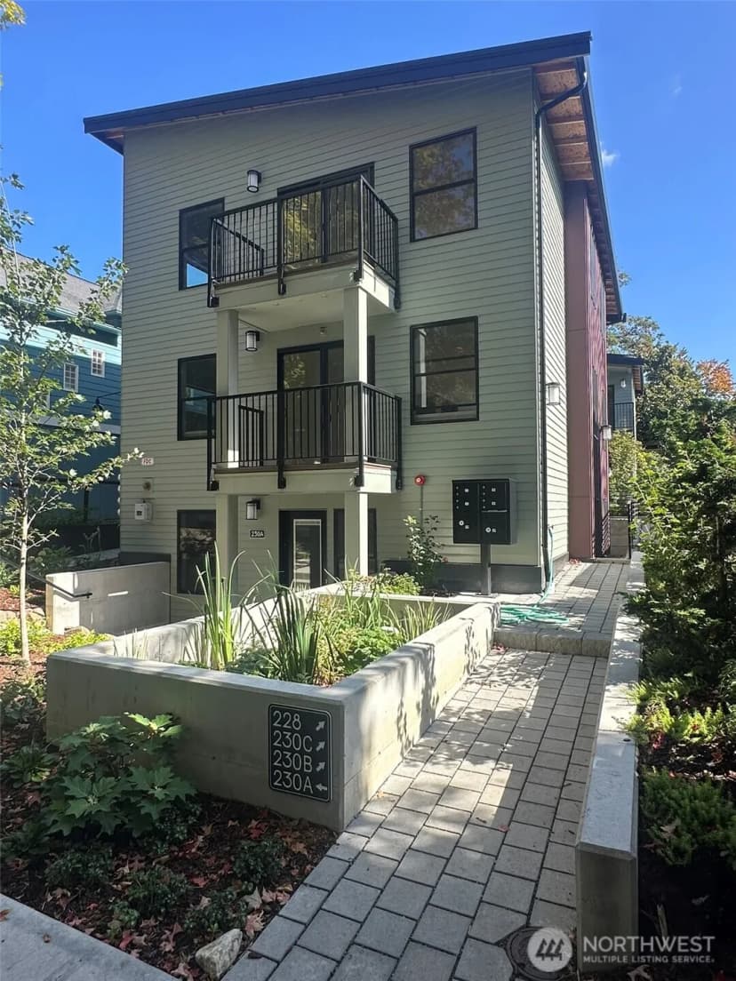 Property photo for 228 21st Avenue E, Seattle