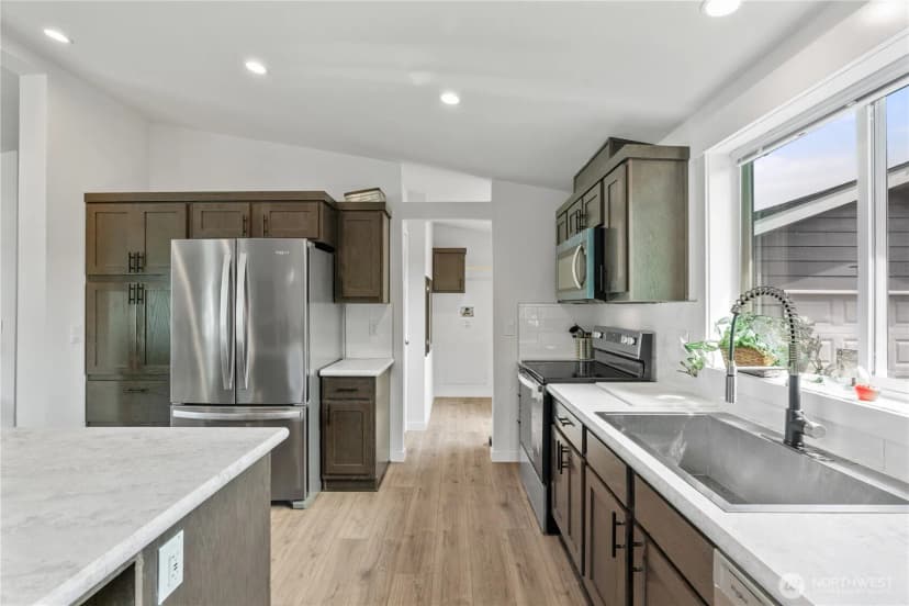 Property photo for 1019 Stanford Drive #69, Cosmopolis photo 6