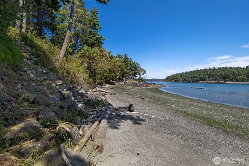 Property photo for 214 Pinedrona Lane, Friday Harbor photo 2