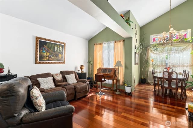 Property photo for 409 Kensington Ave Nw, Orting photo 4