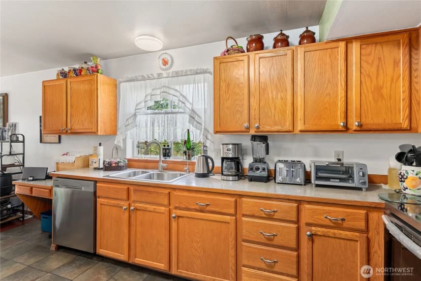 Property photo for 409 Kensington Ave Nw, Orting photo 18