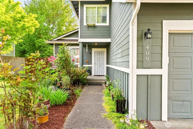 Property photo for 409 Kensington Ave Nw, Orting photo 2