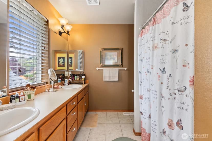 Property photo for 409 Kensington Ave Nw, Orting photo 29