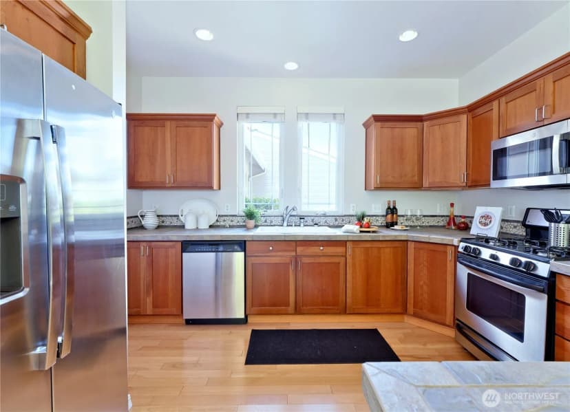 Property photo for 11706 239th Avenue Ne, Redmond photo 9