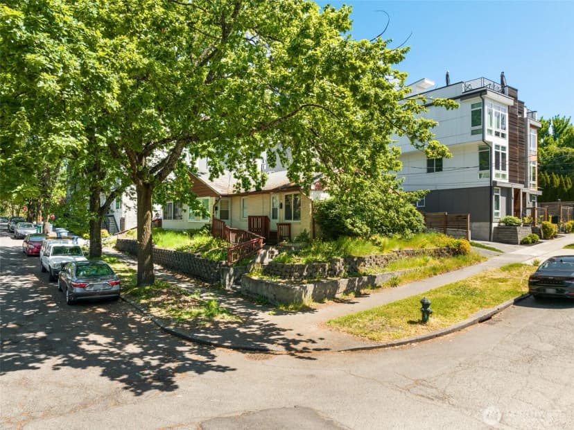 Property photo for 118 27th Avenue S, Seattle photo 5