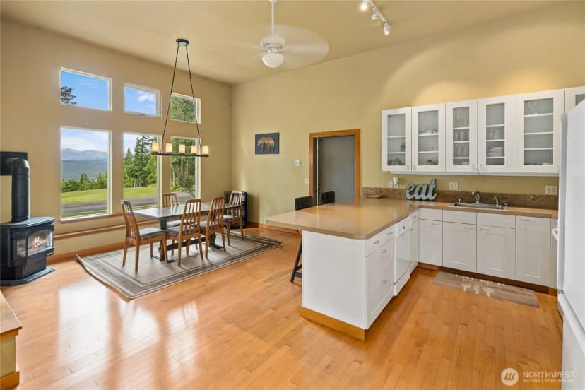Property photo for 631 Thornton View Road, Cle Elum photo 6