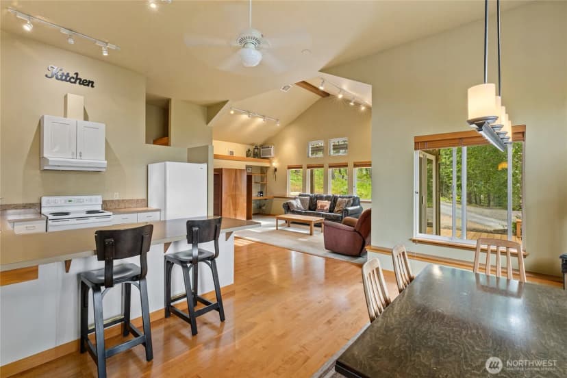 Property photo for 631 Thornton View Road, Cle Elum photo 11