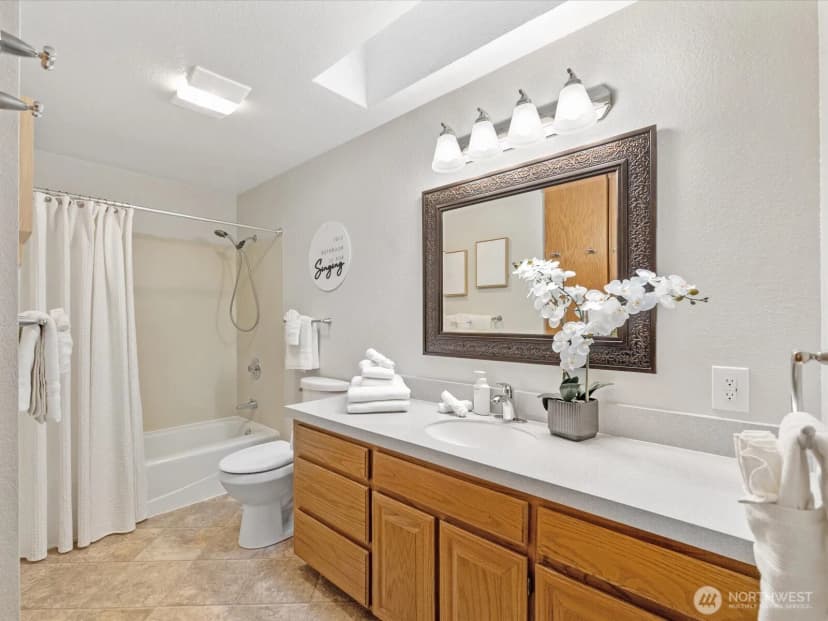 Property photo for 17116 Gravenstein Road, Bothell photo 12
