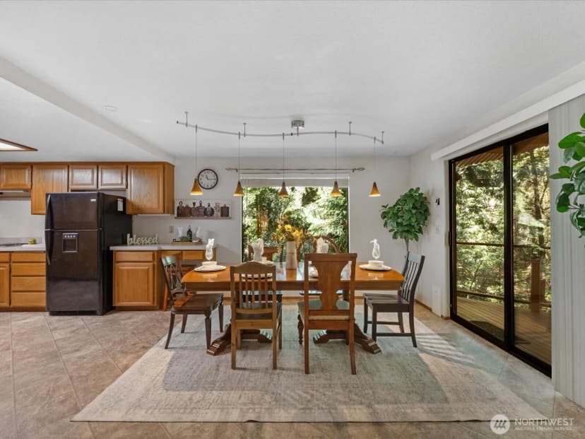 Property photo for 17116 Gravenstein Road, Bothell photo 5