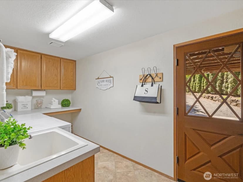 Property photo for 17116 Gravenstein Road, Bothell photo 10